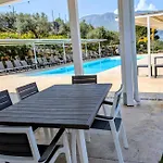 فندق مبيت وإفطار Ci Vulia - Sicilia, Con Colazione, Piscina, Barbecue, Parcheggio, Free Wifi, Sea Pool And Bbq 4*